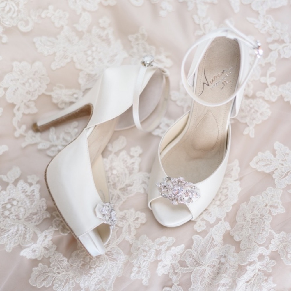 ANGELA NURAN STARLETTA off WHITE SILK sz 8